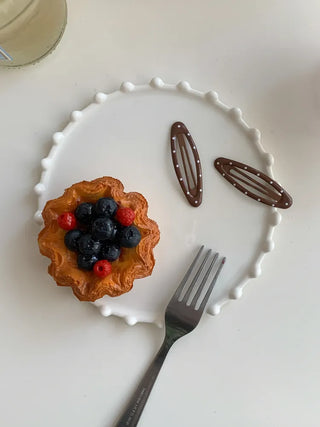 Dot Oval Point Snap Hair Clip