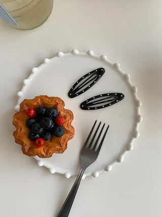 Dot Oval Point Snap Hair Clip
