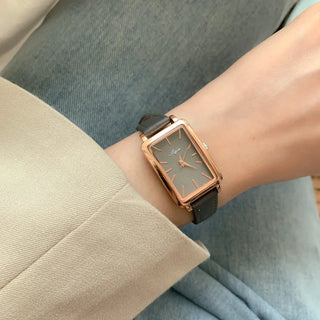 Back-to-School Leather Watch Round Square Leather Daily Women's Wristwatch