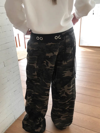 Mid-Strap Eyelet Punching Knot Strap Belt