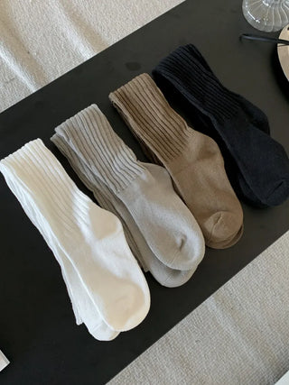 Stream Line Long Over-the-Knee Loose Socks