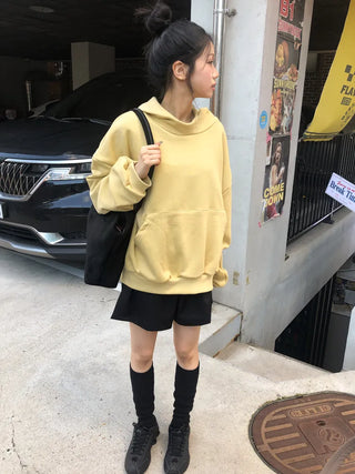 Stream Line Long Over-the-Knee Loose Socks