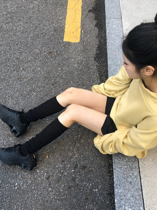 Stream Line Long Over-the-Knee Loose Socks
