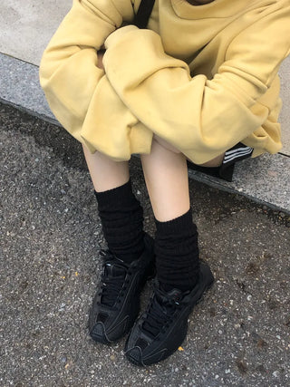 Stream Line Long Over-the-Knee Loose Socks