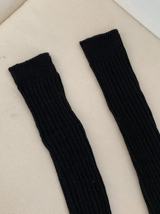 Stream Line Long Over-the-Knee Loose Socks