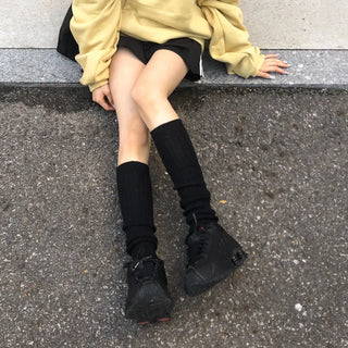 Stream Line Long Over-the-Knee Loose Socks