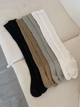 Stream Line Long Over-the-Knee Loose Socks