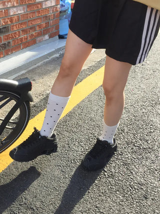 Arti Pin Dot Knit Contrast Long Knee Socks