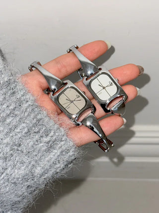Modern Curve Metal Bangle Wristwatch