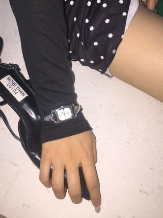 Modern Curve Metal Bangle Wristwatch