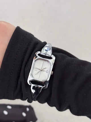 Modern Curve Metal Bangle Wristwatch