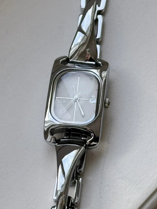 Modern Curve Metal Bangle Wristwatch