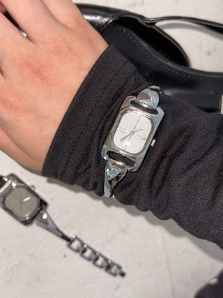Modern Curve Metal Bangle Wristwatch