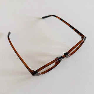 Hartrick Oval Cat-Eye Frame Horn-rimmed Leopard Print Glasses