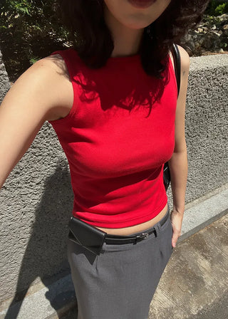 Boat neck basic sleeveless top