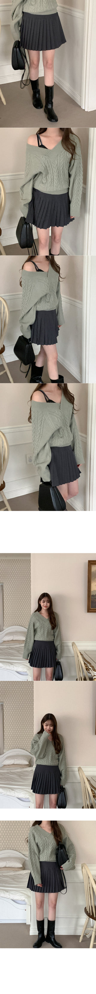 Girly pleated mini skirt