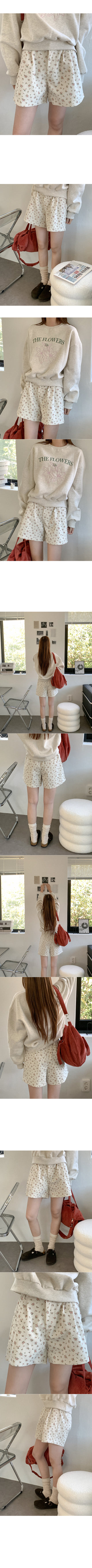 Flower corduroy shorts