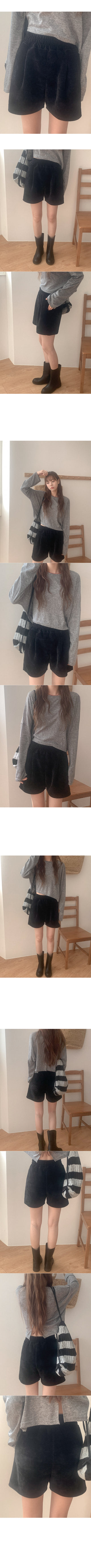 Velour elastic waist shorts