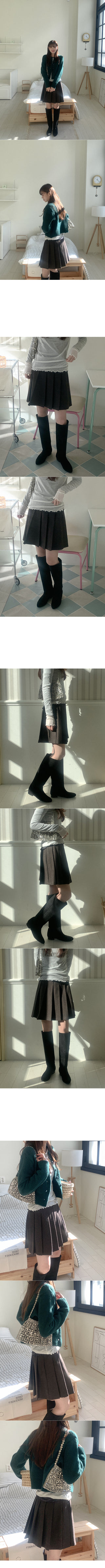 Wool pleated skirt