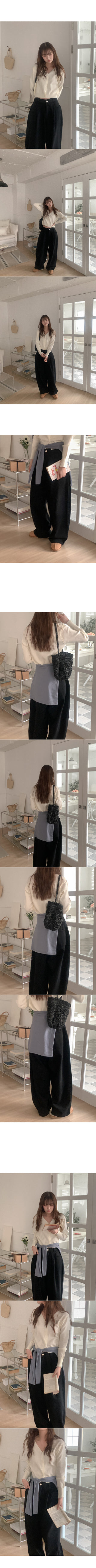 Wide balloon black denim pants