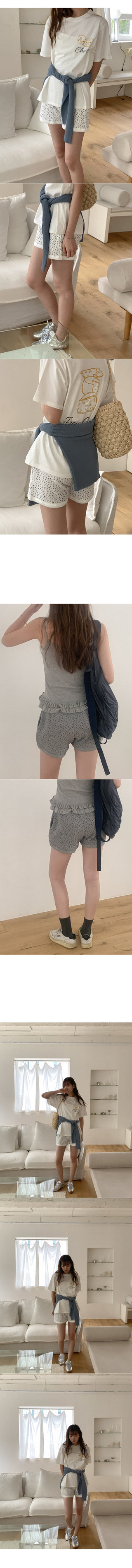 Flower elastic shorts