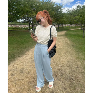 Simple U-neck knit