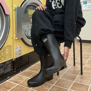 Simple belt medium rain boots