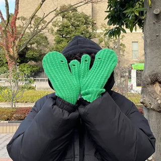 Cable knit gloves