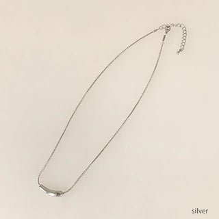 small motif elegant necklace