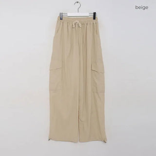Wide cargo pants