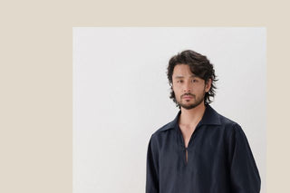 [CULTUM] Relaxed Deep V-neck Shirt