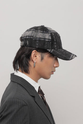 plaid ripped cap
