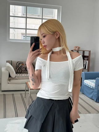 Lavigne Pendant Dot Scarf Off-Shoulder T-Shirt
