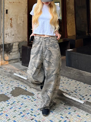 T-shirt with Camo Mega Wide Long Pants
