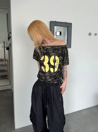 Y2K off-shoulder camouflage t-shirt