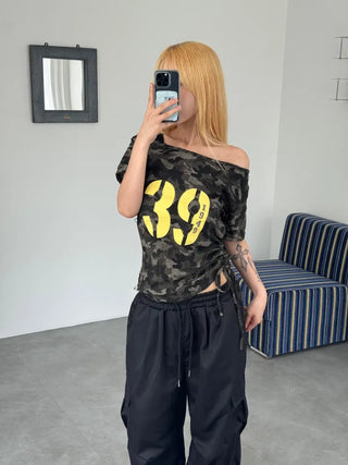 Y2K off-shoulder camouflage t-shirt