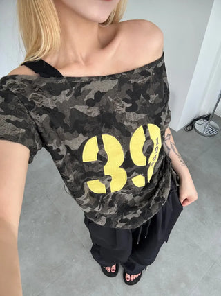 Y2K off-shoulder camouflage t-shirt