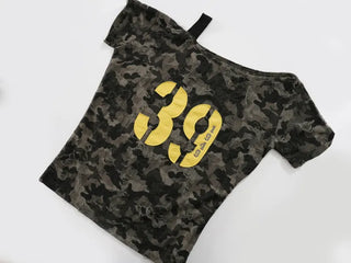 Y2K off-shoulder camouflage t-shirt