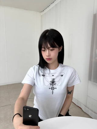 Vintage Necklace Round Neck Short Sleeve T-shirt