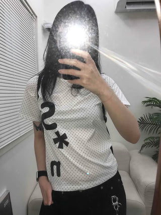 Effortless Chic Dot Kitsch Lettering T-shirt