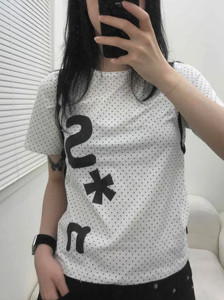 Effortless Chic Dot Kitsch Lettering T-shirt