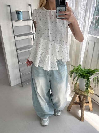 Heart diagonal asymmetrical frill blouse
