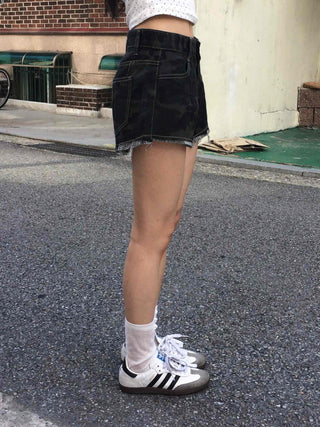 Unique Hip Low-Rise Camo Shorts