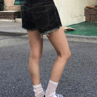 Unique Hip Low-Rise Camo Shorts