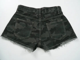Unique Hip Low-Rise Camo Shorts