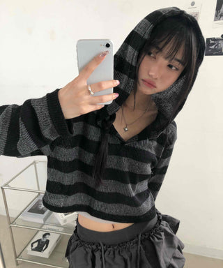 Simple Striped V-Neck Crop Hoodie