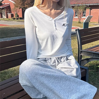 Camilla Button V-Neck Two-Way Long Sleeve Tee Basic Inner Tee Daily Look Transitional Season