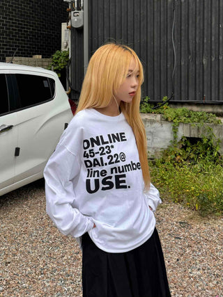 Antique Sleeve Lettering Long Sleeve T-shirt