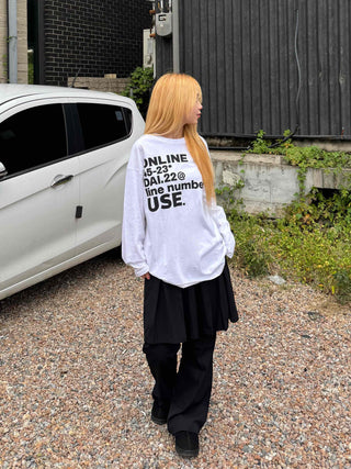 Antique Sleeve Lettering Long Sleeve T-shirt
