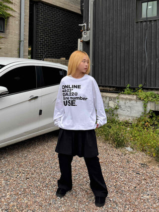 Antique Sleeve Lettering Long Sleeve T-shirt